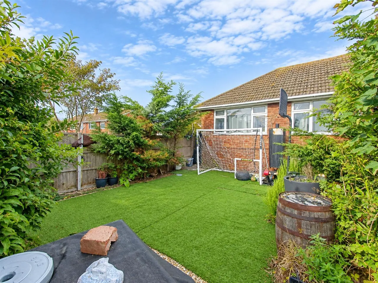 Bramber Avenue, Peacehaven, photo 14