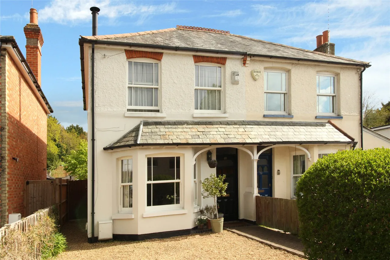 3 bed house for sale, Kingsway, Woking, GU21