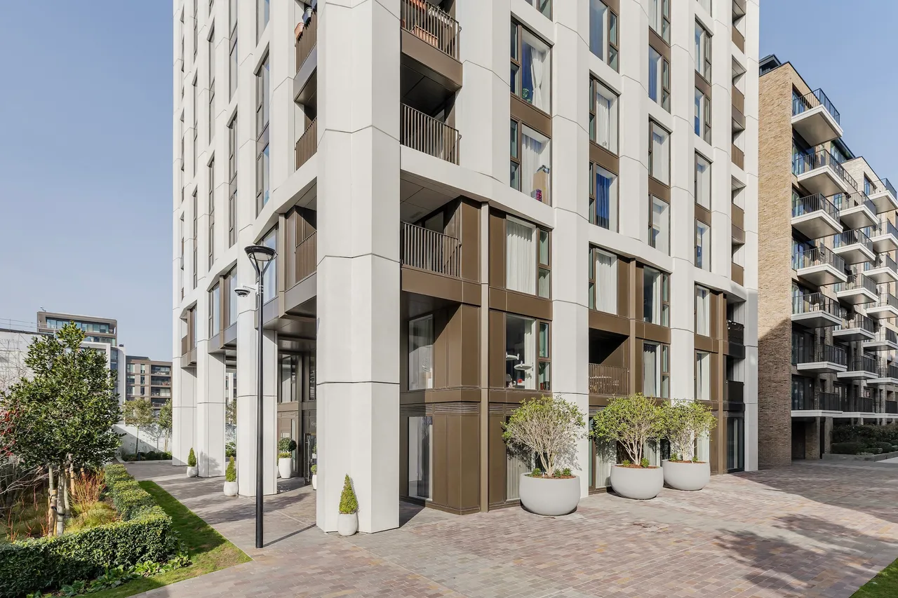 3 bed flat for sale, Kings Tower, Chelsea Creek, SW6