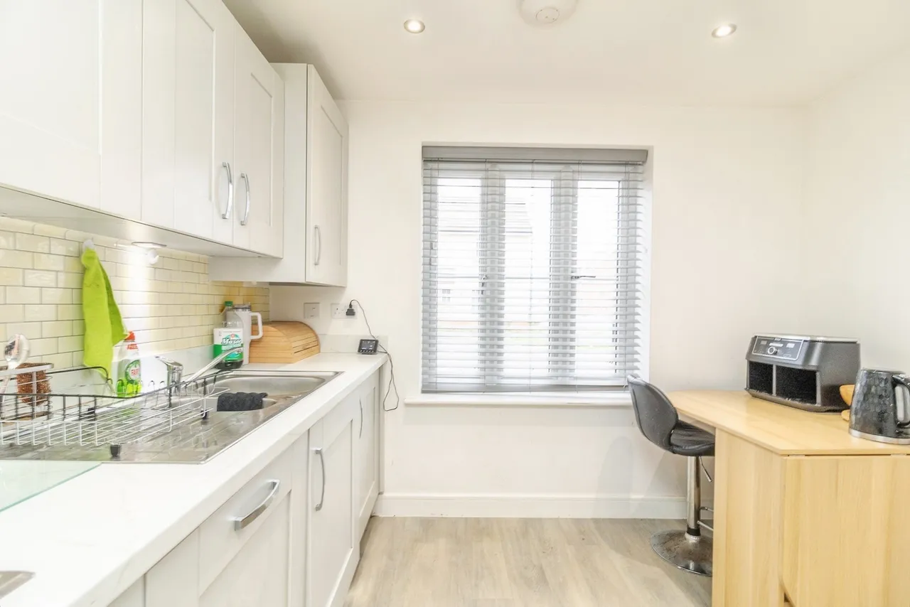 Santa Cruz Avenue, Newton Leys, MK3, photo 3