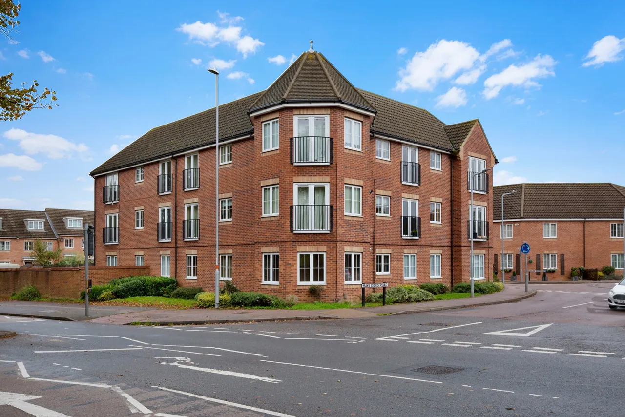 2 bed flat for sale — Jubilee Gardens, Rushen, NN10 0NS