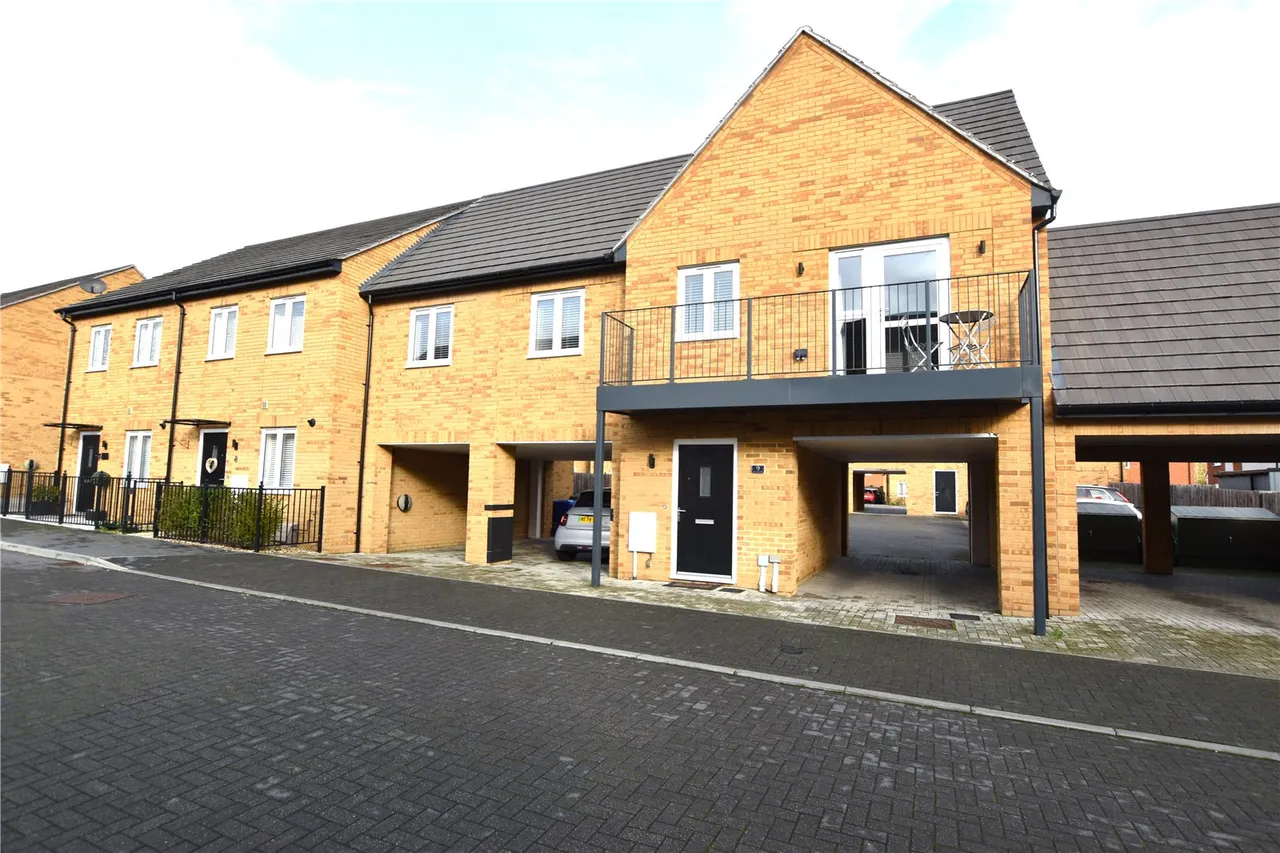 2 bed house for sale — Nova Scotia Drive, Farnborough, Hampshire, GU14 0FR
