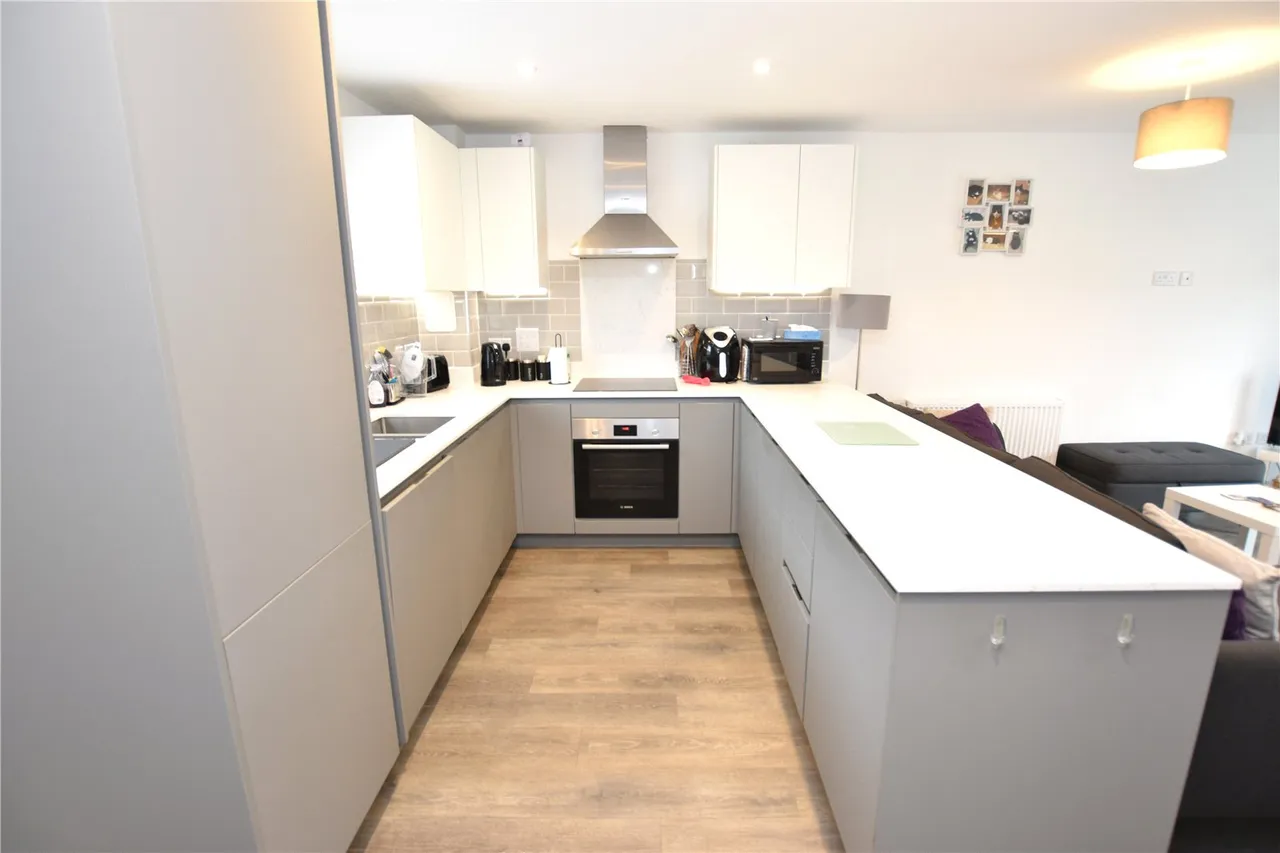 Nova Scotia Drive, Farnborough, Hampshire, GU14 0FR, photo 5