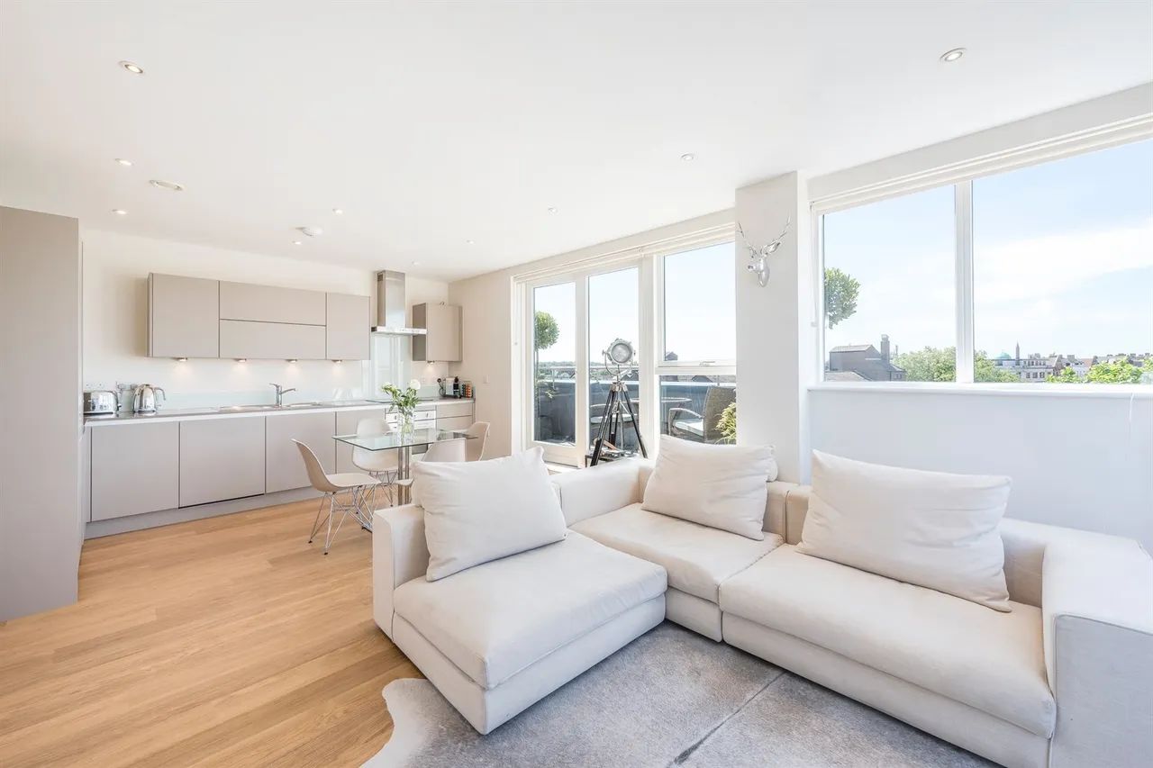 53 Oldridge Road, London, Greater London, SW12 8PP, photo 2