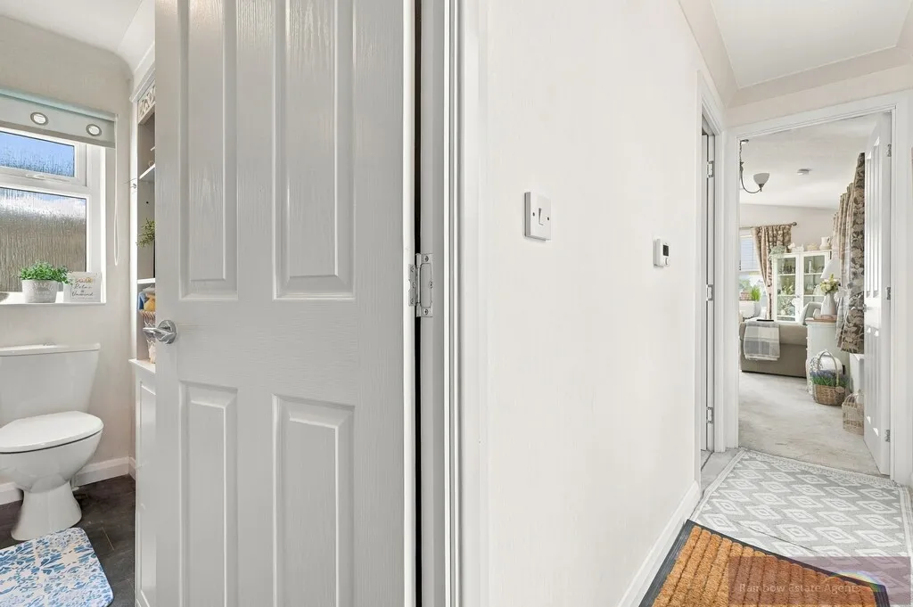 Woodbine Close, Waltham Abbey, EN9, photo 16
