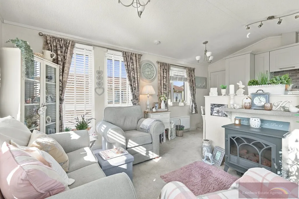 Woodbine Close, Waltham Abbey, EN9, photo 4