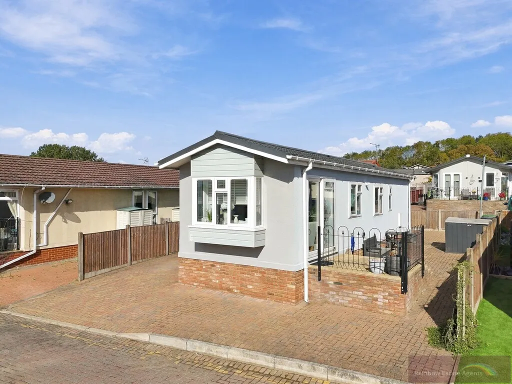 Woodbine Close, Waltham Abbey, EN9, photo 12