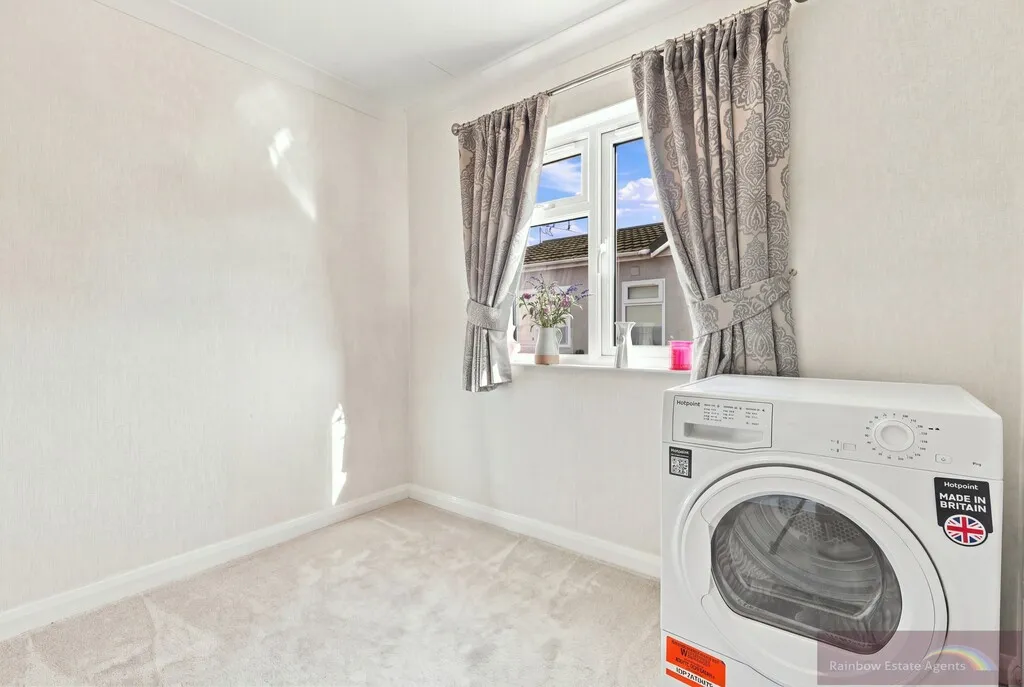 Woodbine Close, Waltham Abbey, EN9, photo 15