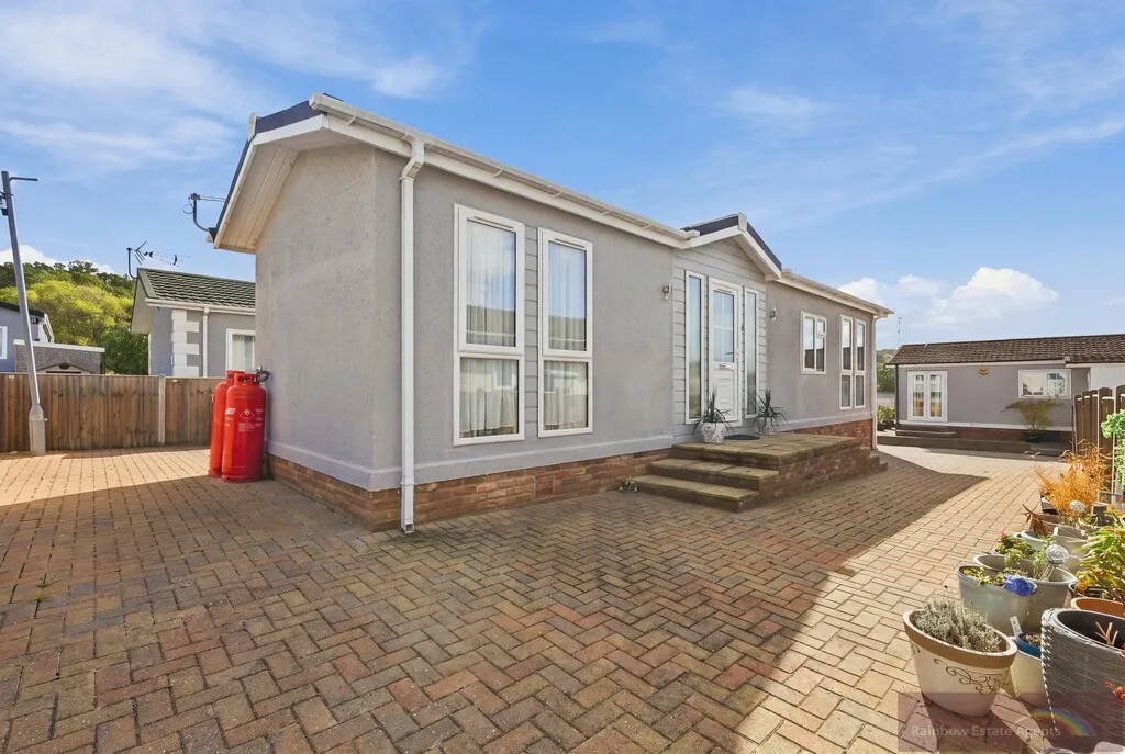 Woodbine Close, Waltham Abbey, EN9, photo 21
