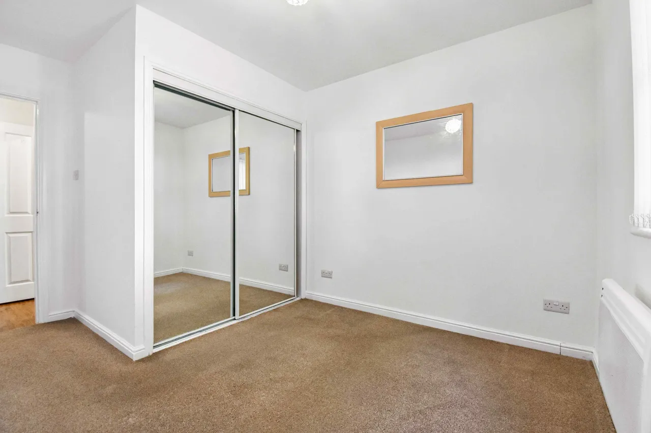 Queens Crescent, Livingston, photo 6