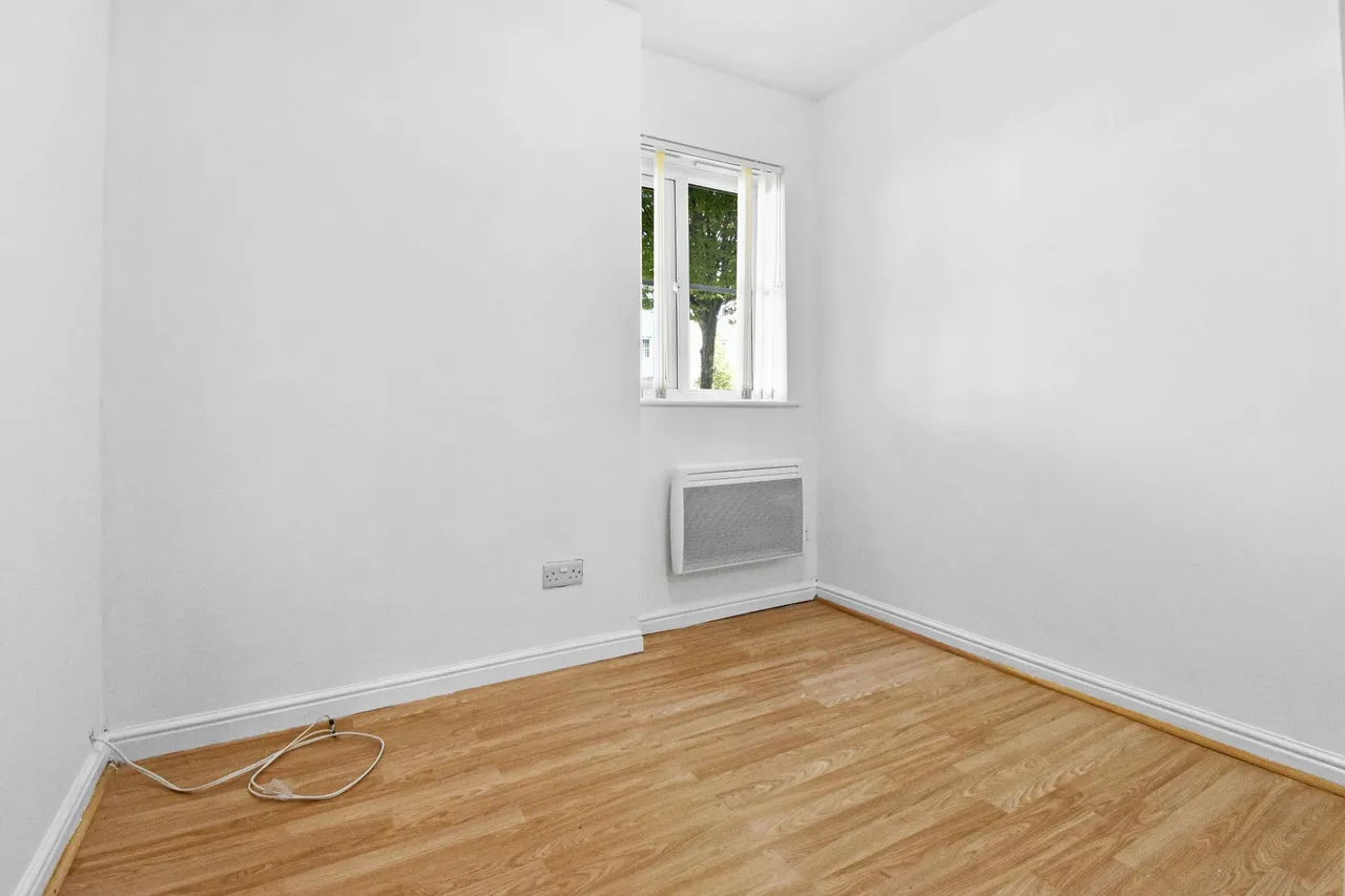 Queens Crescent, Livingston, photo 7