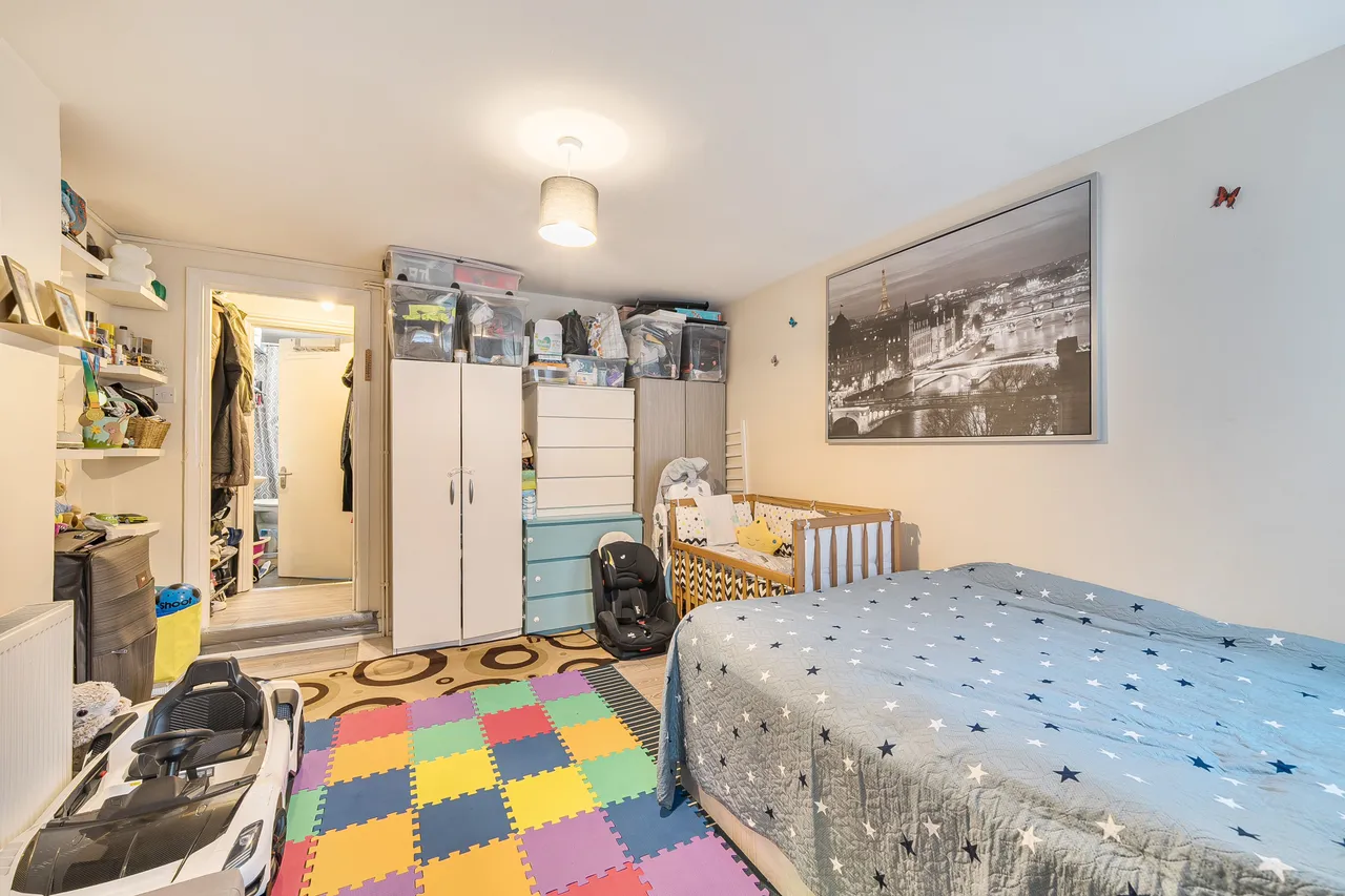 26b Fountayne Road, London, photo 2