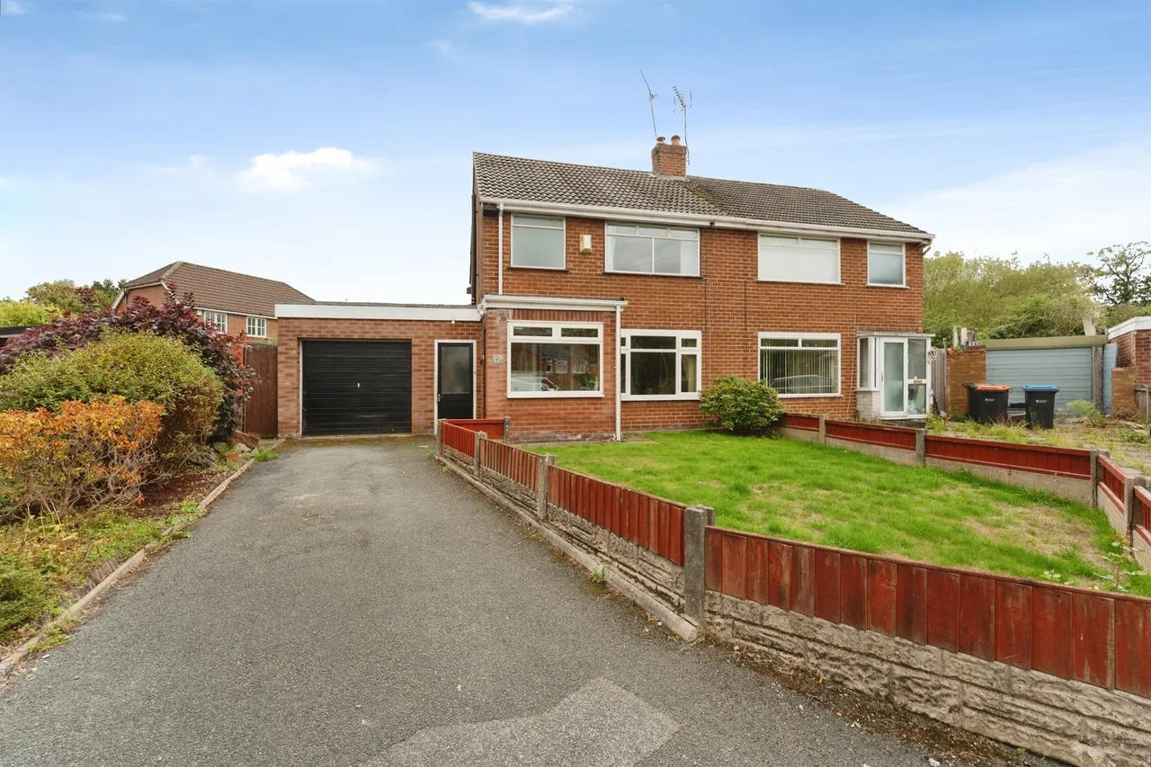 3 bed house for sale — Vale Gardens, Whitby, Ellesmere Port