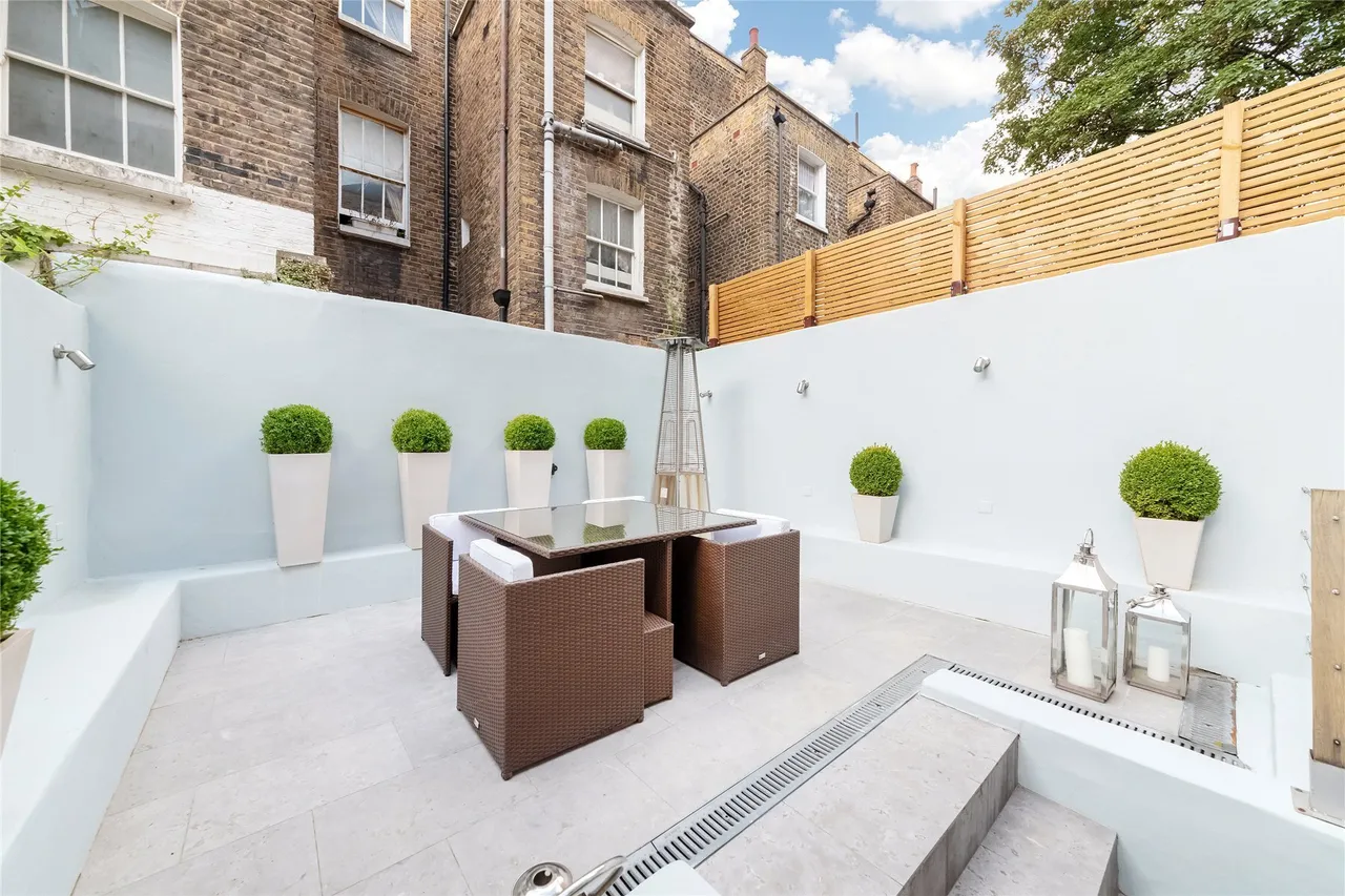 Langton Street, London, SW10, photo 2