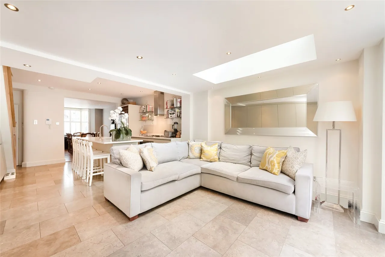 Langton Street, London, SW10, photo 3