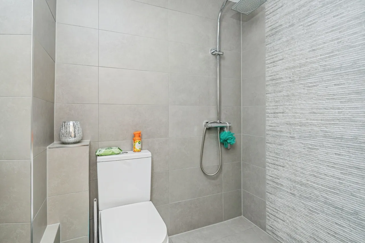 Lockwood Path, Woking, GU21, photo 14
