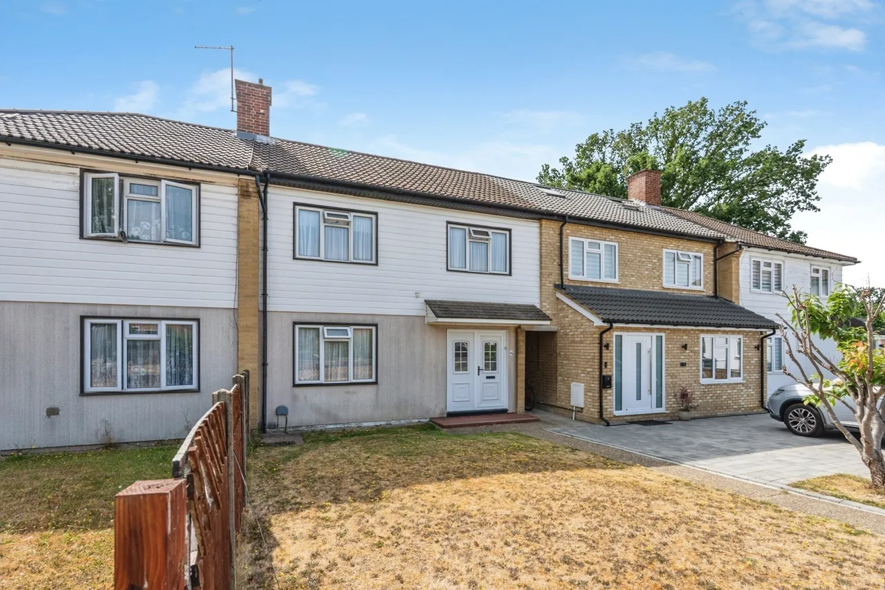 4 bed house for sale, Lockwood Path, Woking, GU21