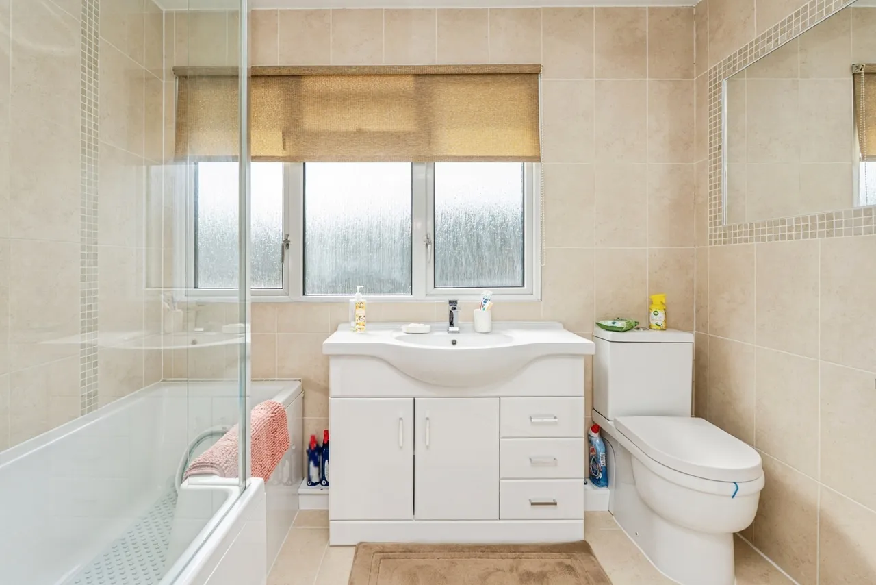 Lockwood Path, Woking, GU21, photo 8