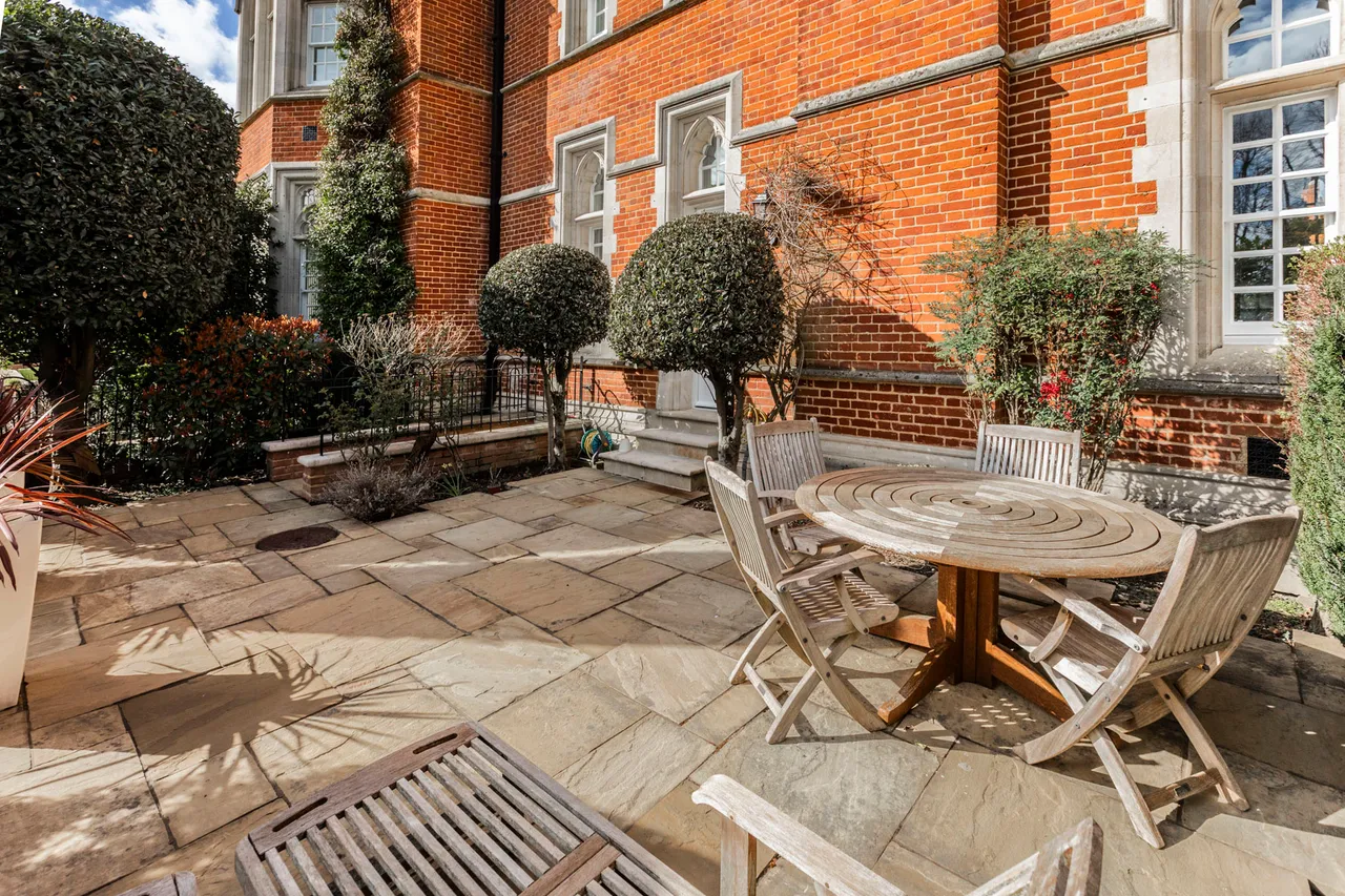 Virginia Water, Surrey, GU25 4SY, photo 18