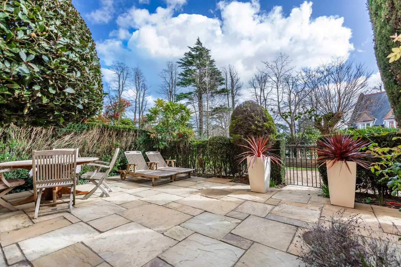 Virginia Water, Surrey, GU25 4SY, photo 2