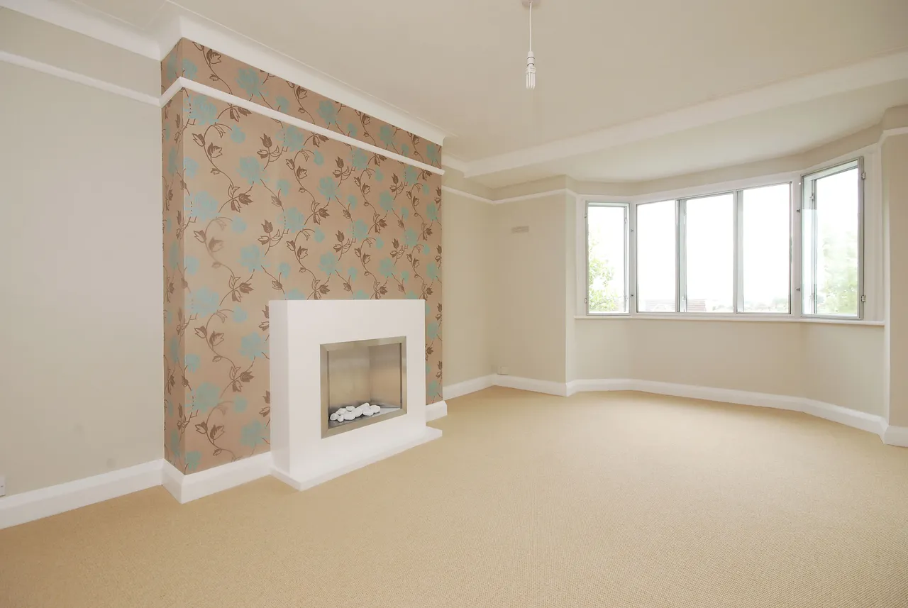 2 bed flat to rent, London, SW16