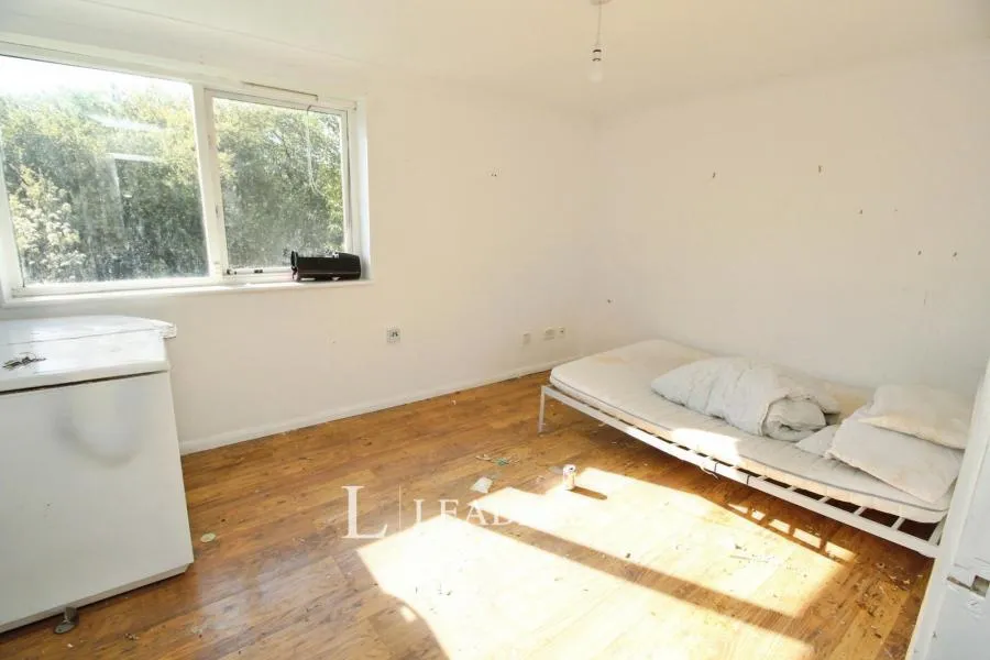 Buzzacott Lane, Furzton, MK4, photo 4