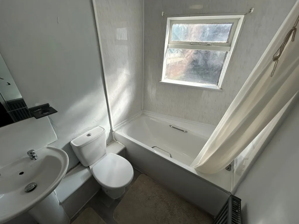 County Road, Liverpool, L4, photo 4