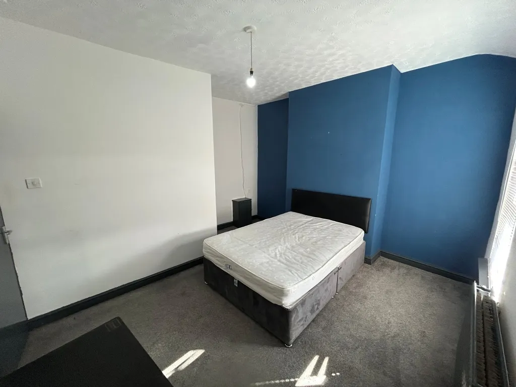 4 bed property to rent, County Road, Liverpool, L4