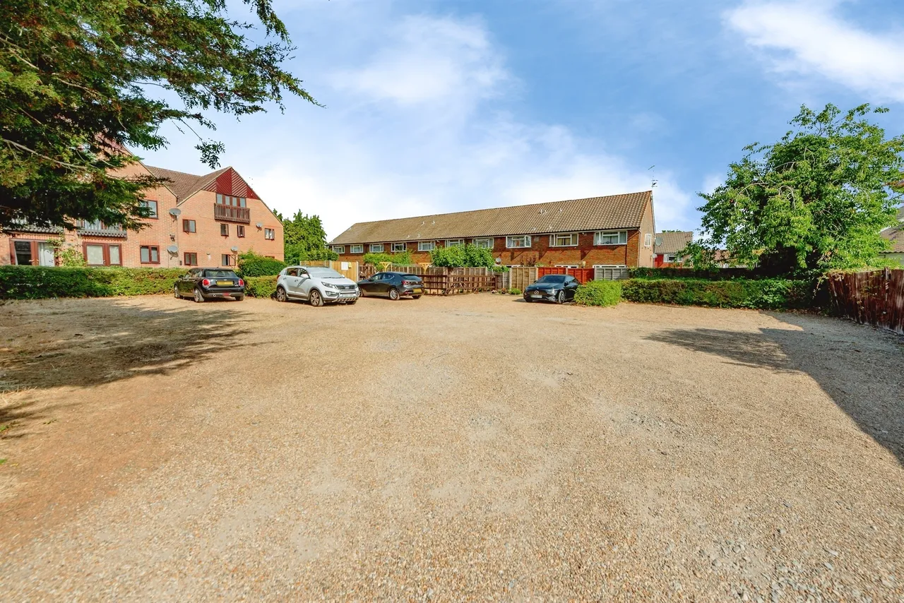 Bowman Court, Northgate, Crawley, photo 11