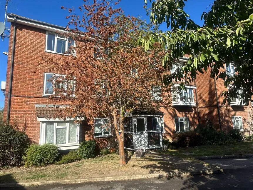High Street, Langley, SL3, photo 10