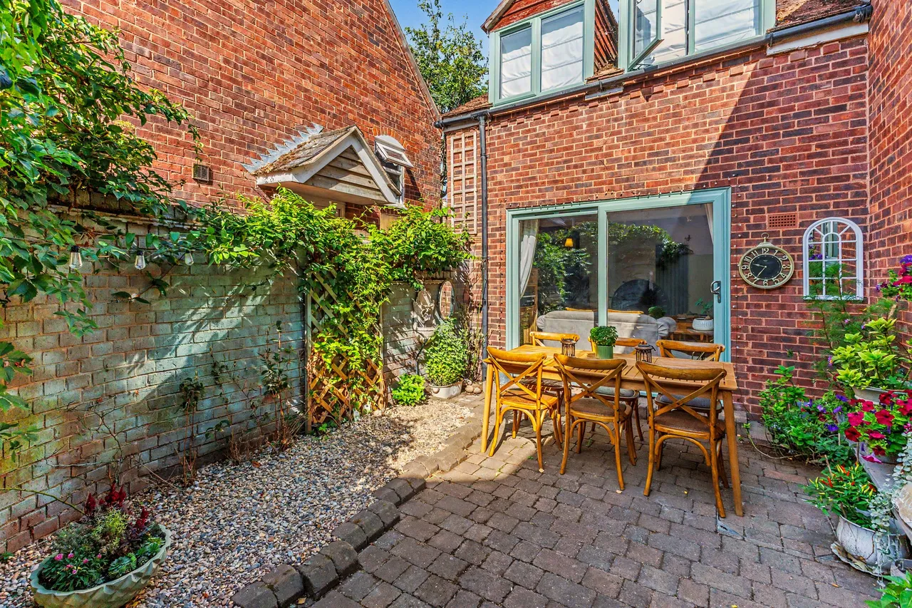 Carters Lane, Tiddington, CV37, photo 44