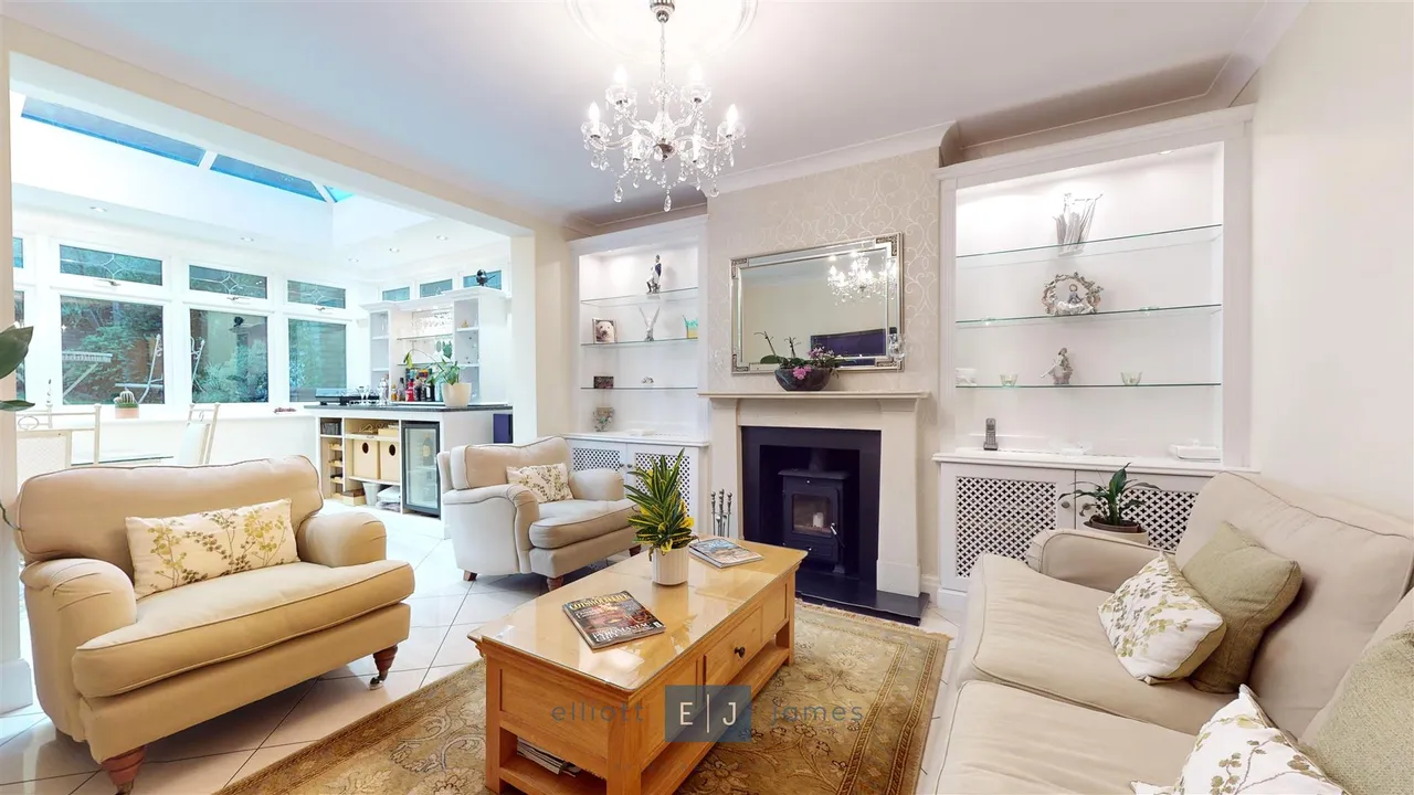 Amberley Road, Buckhurst Hill, photo 4