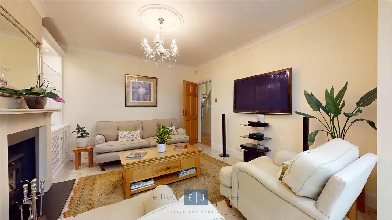 Amberley Road, Buckhurst Hill, photo 6