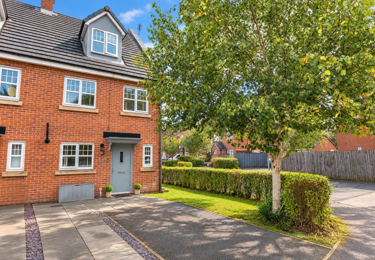 4 bed house for sale, Valley Mill Lane, Bury, BL9