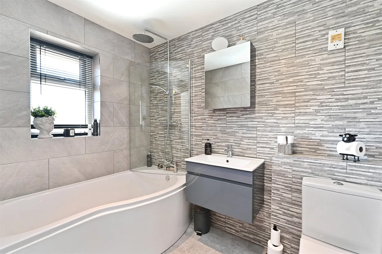 Grange Road, Ash, Guildford, Surrey, GU12 6ES, photo 8
