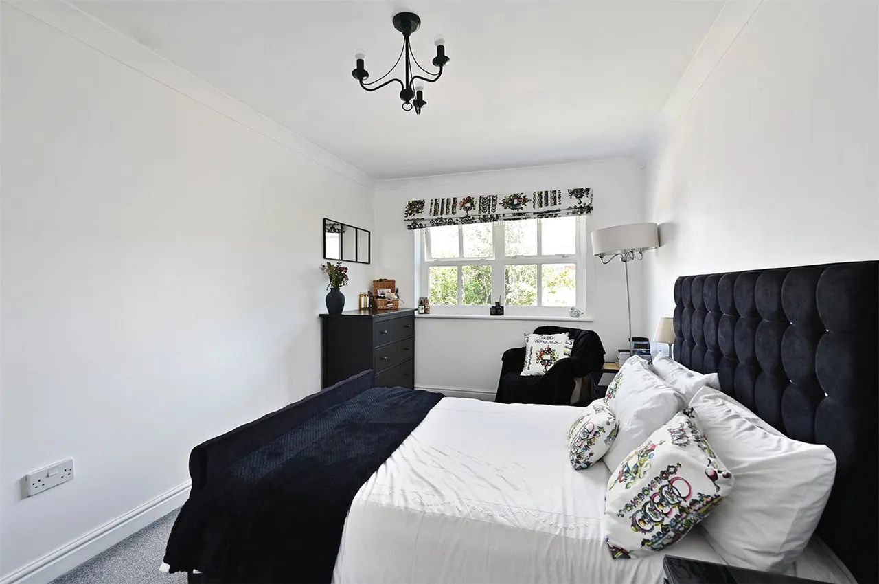 Grange Road, Ash, Guildford, Surrey, GU12 6ES, photo 9
