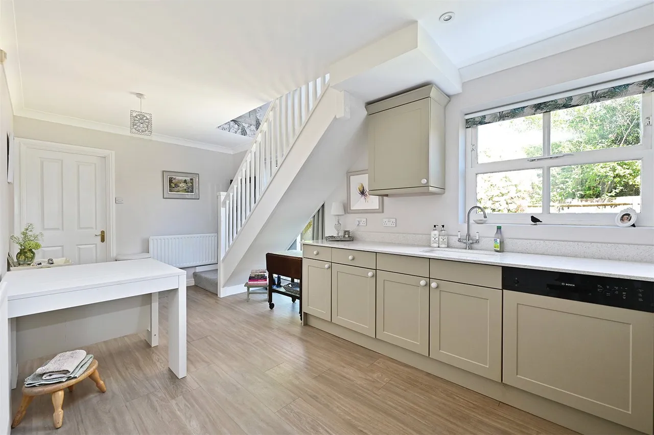 Grange Road, Ash, Guildford, Surrey, GU12 6ES, photo 13
