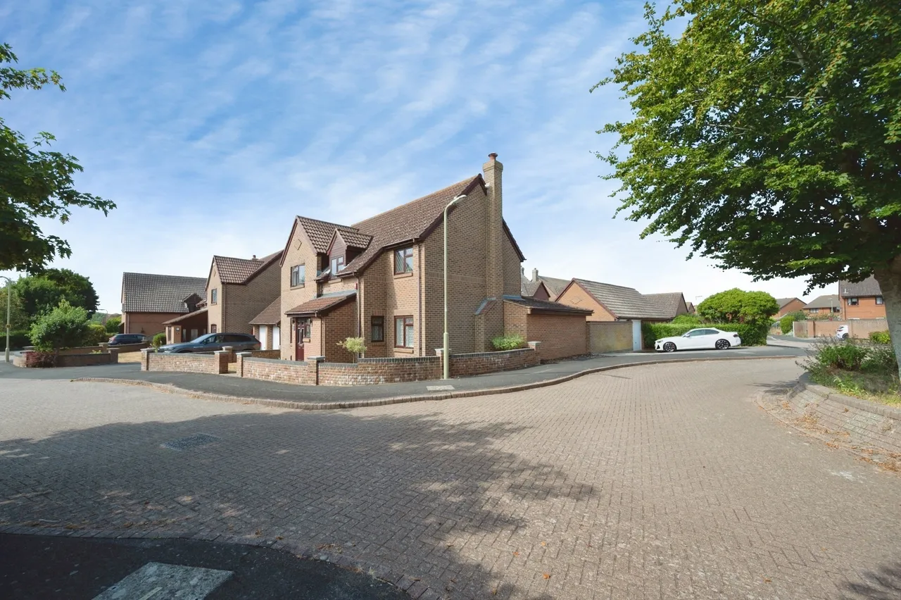 Southleigh Grove, Hayling Island, PO11, photo 24