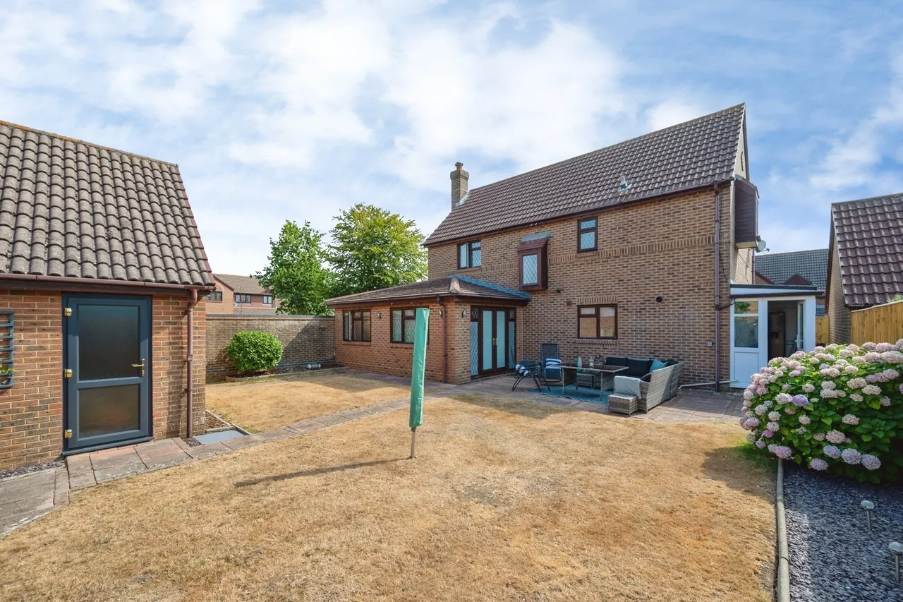 Southleigh Grove, Hayling Island, PO11, photo 21