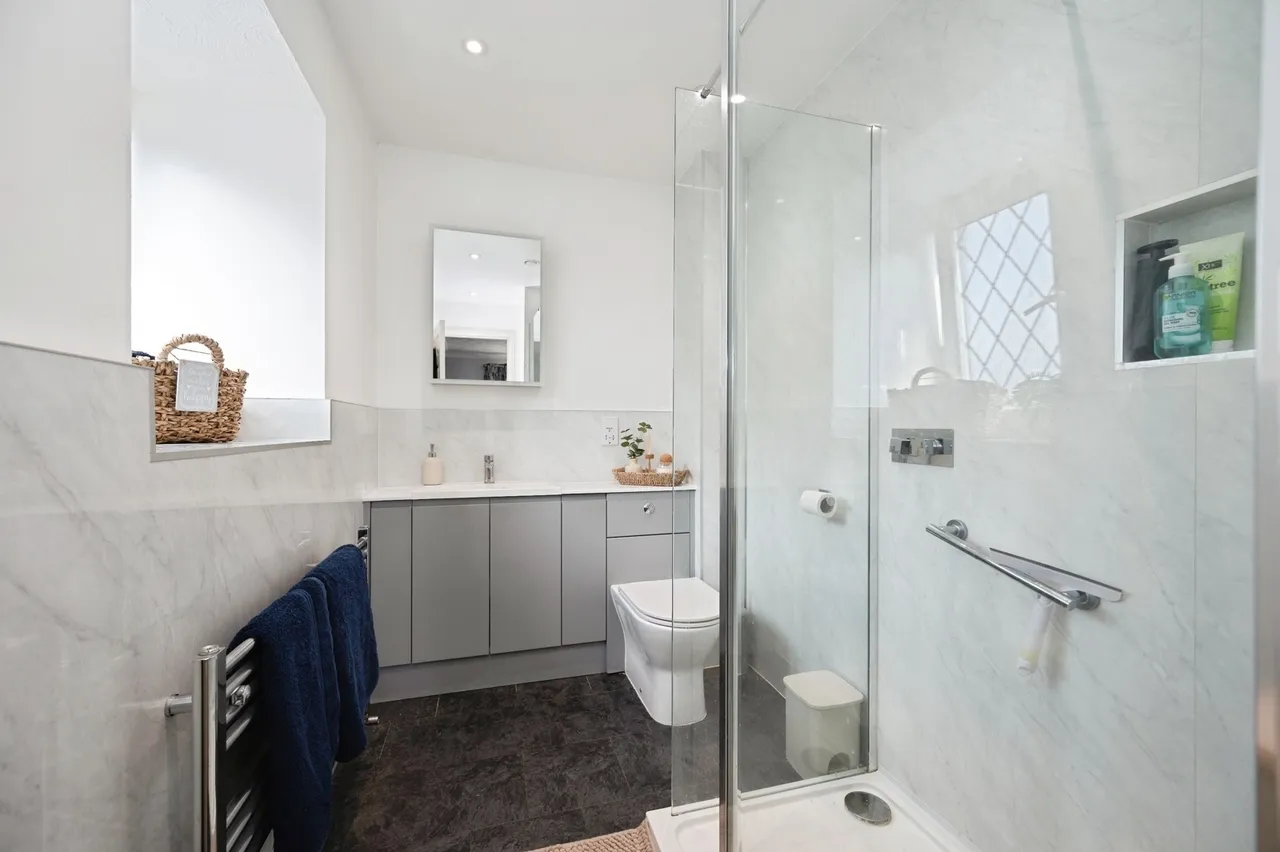 Southleigh Grove, Hayling Island, PO11, photo 16