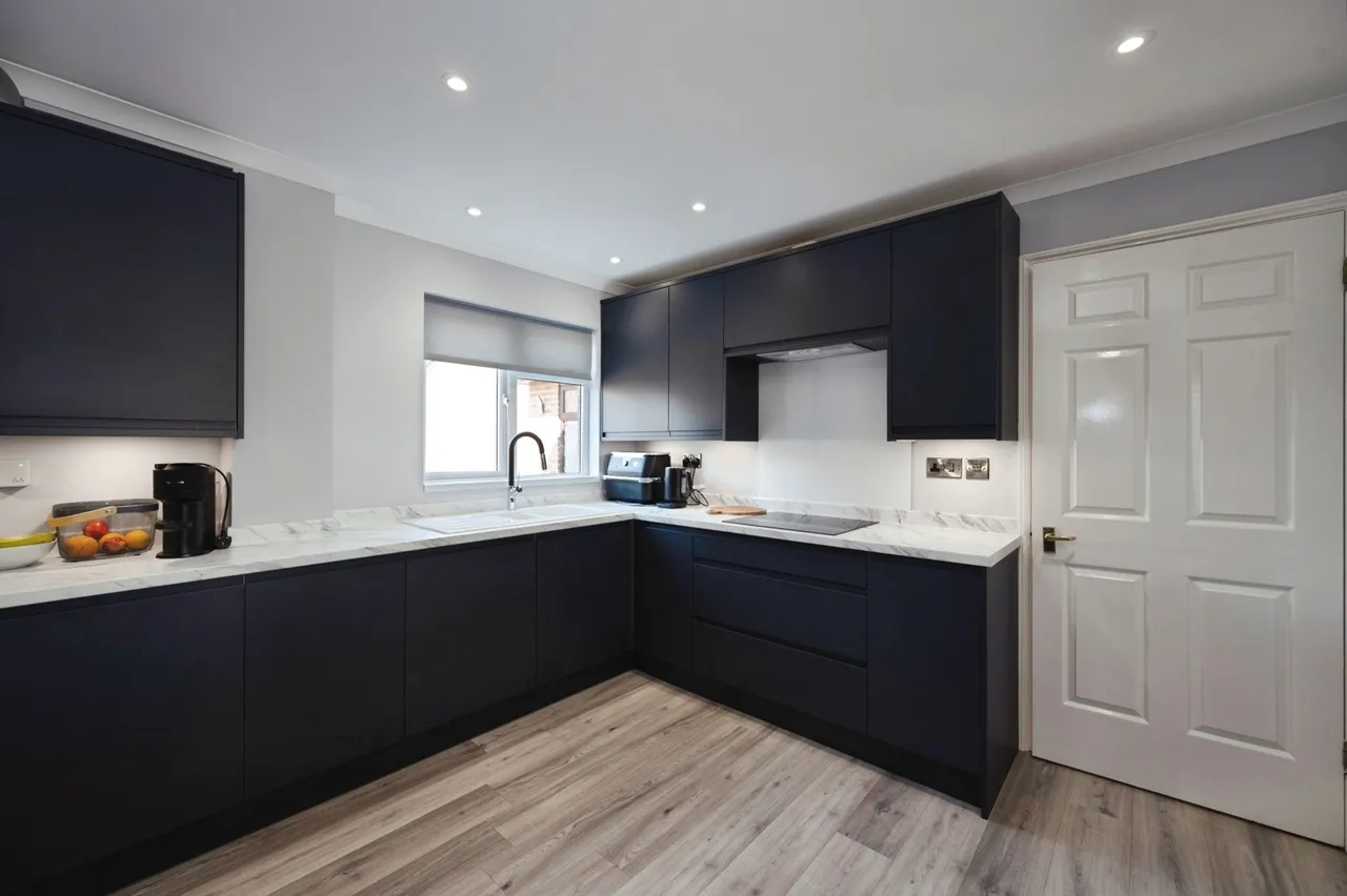 Southleigh Grove, Hayling Island, PO11, photo 6