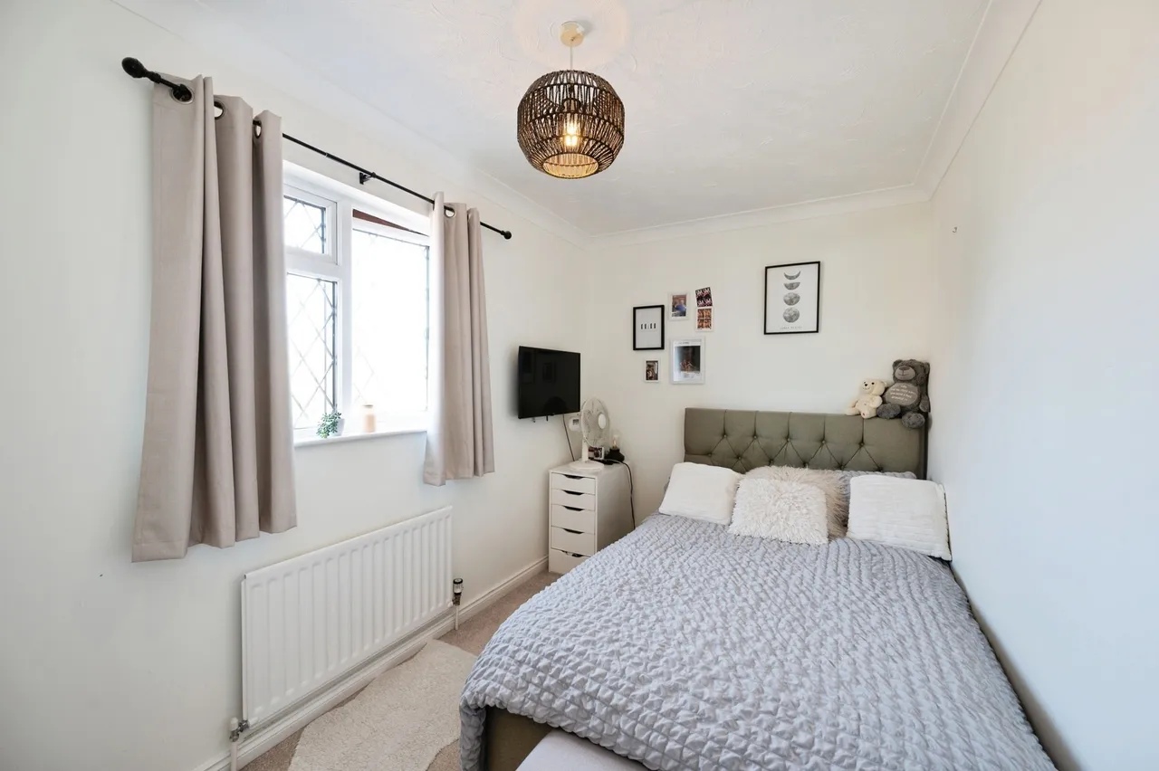 Southleigh Grove, Hayling Island, PO11, photo 19