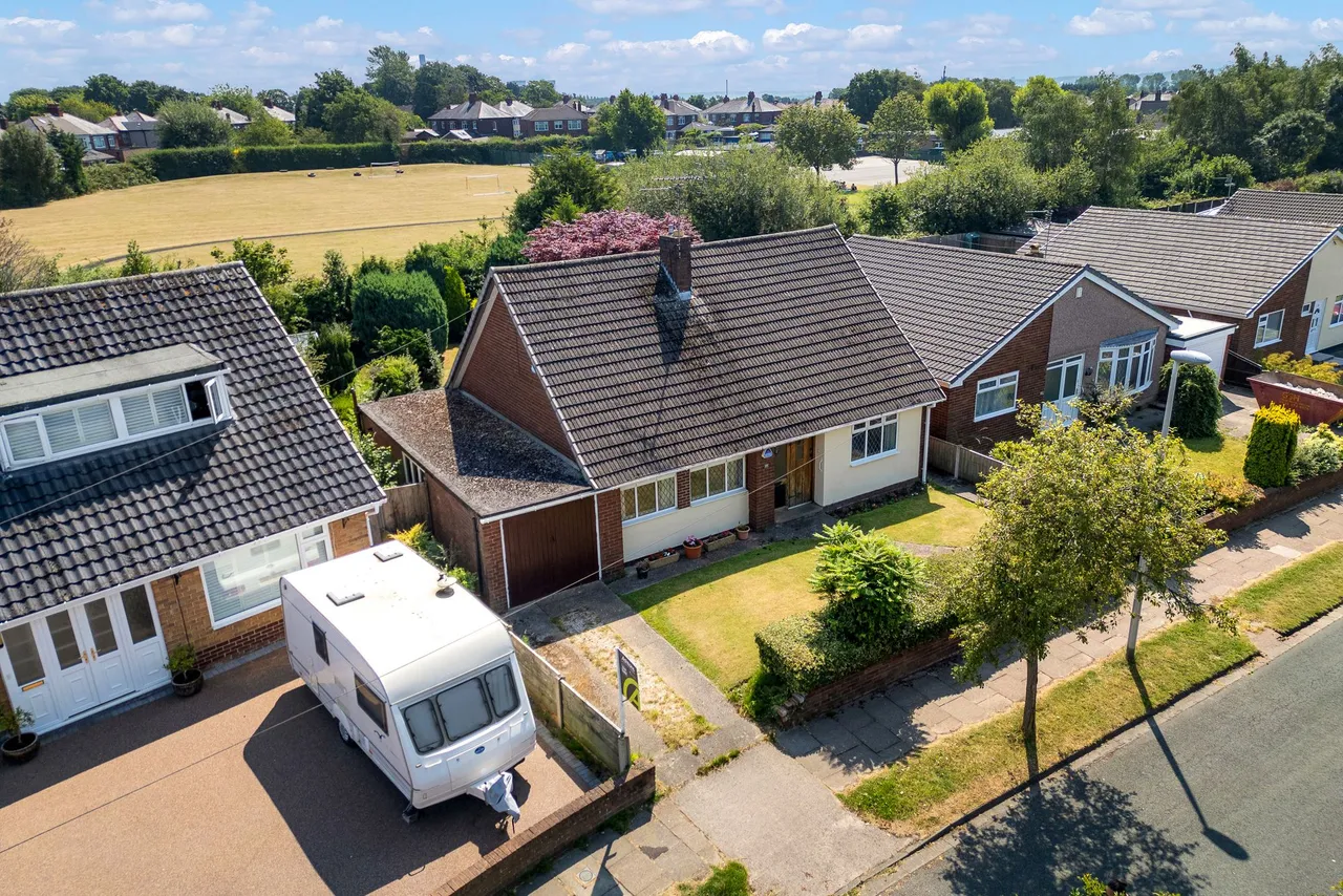 Buckingham Avenue, Widnes, Widnes, WA8 9EW, photo 31