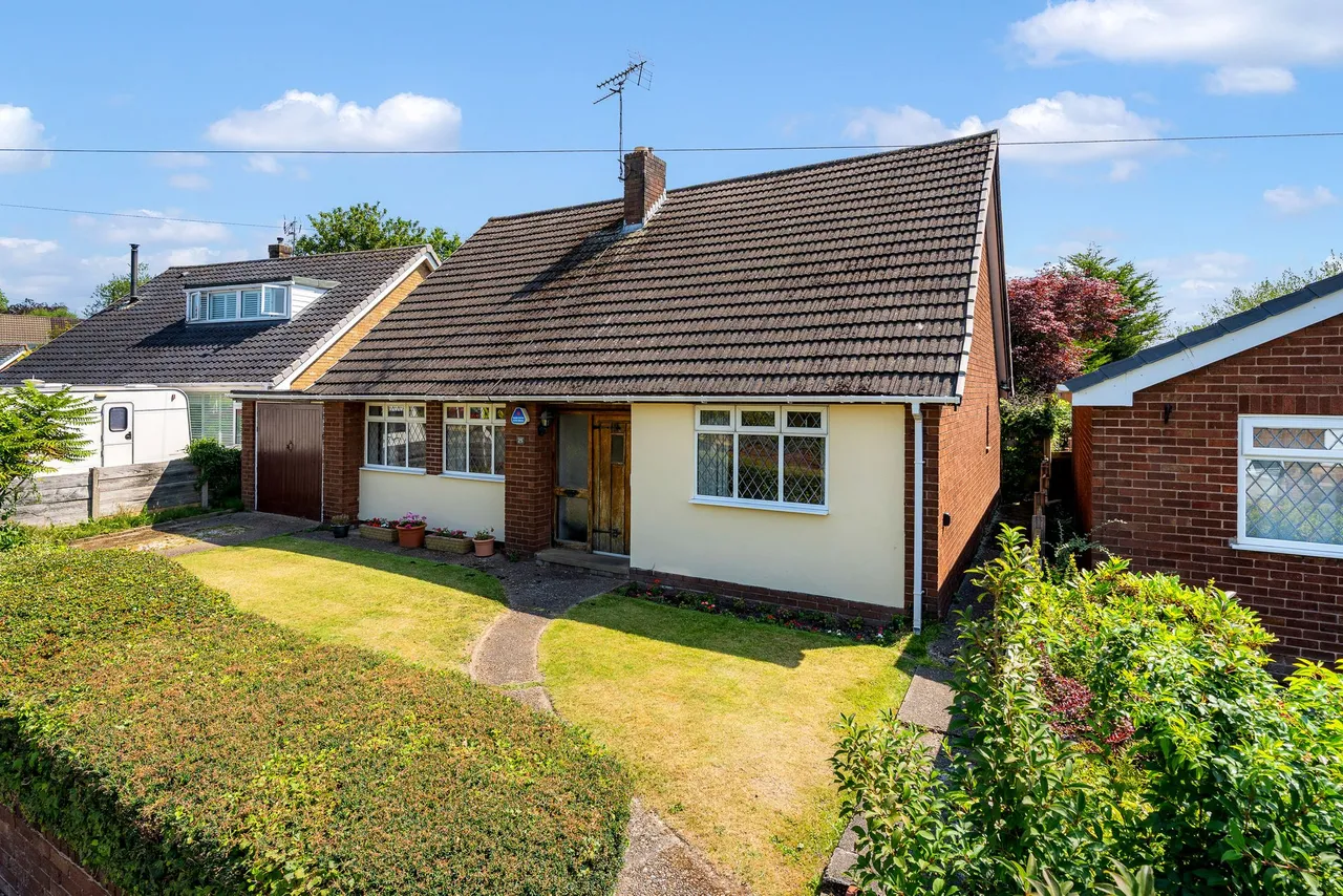 Buckingham Avenue, Widnes, Widnes, WA8 9EW, photo 37