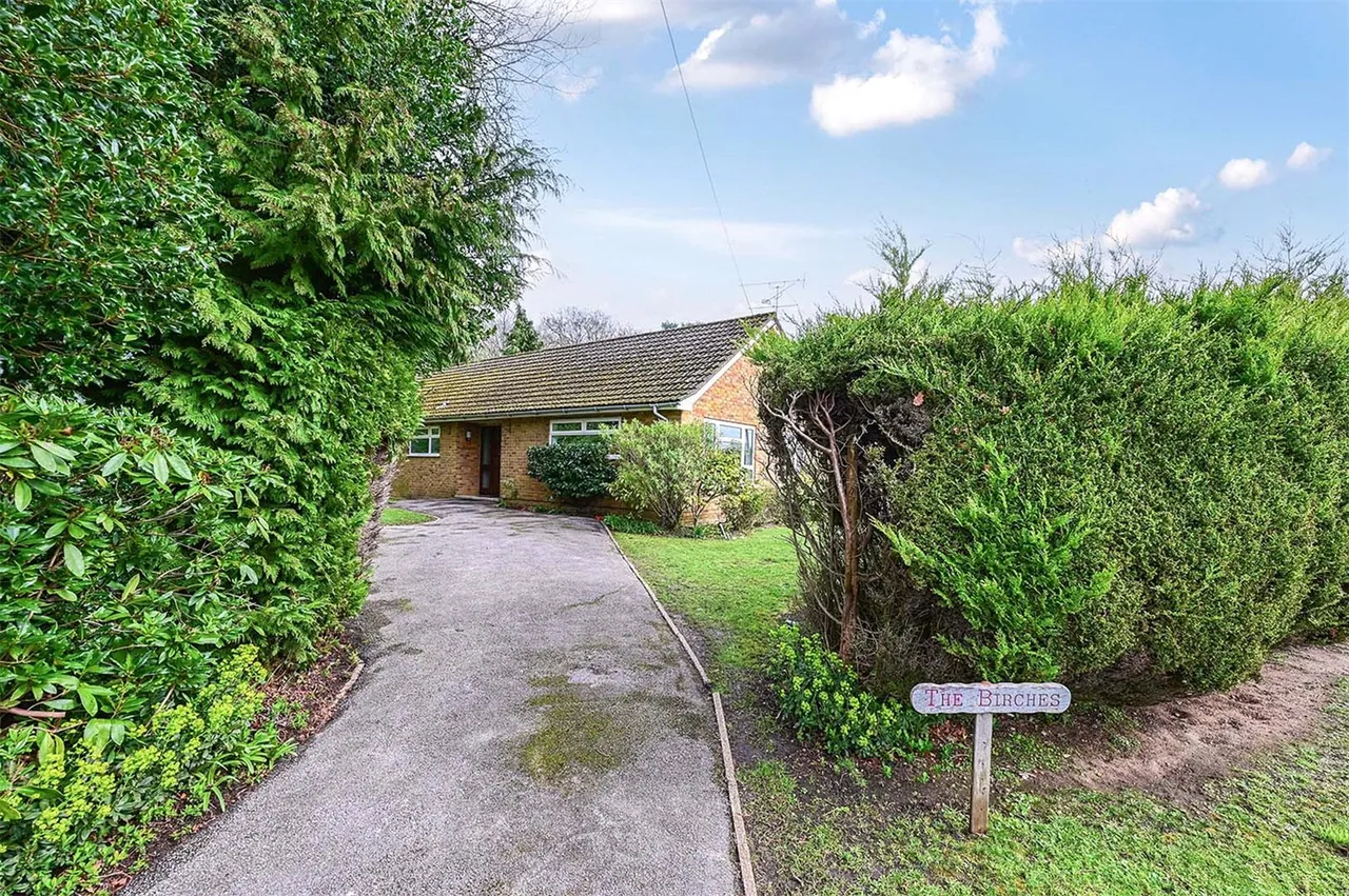 Crescent Lane, Ash Vale, Guildford, Surrey, GU12 5EE, photo 16