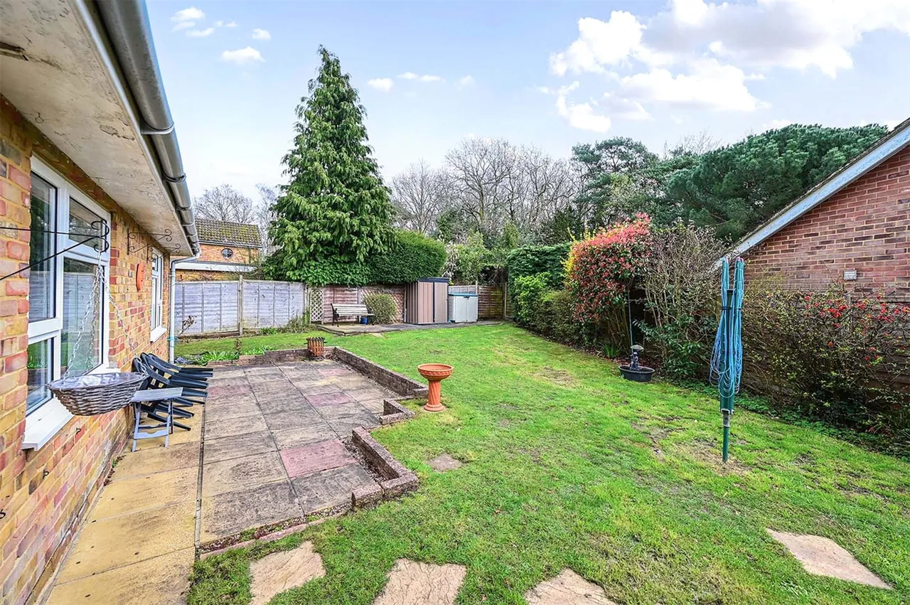 Crescent Lane, Ash Vale, Guildford, Surrey, GU12 5EE, photo 9