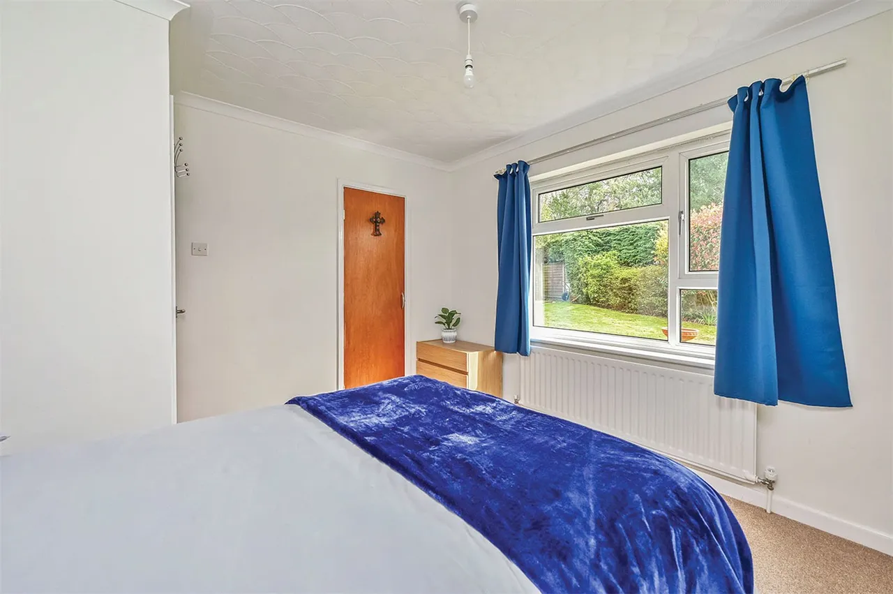 Crescent Lane, Ash Vale, Guildford, Surrey, GU12 5EE, photo 13