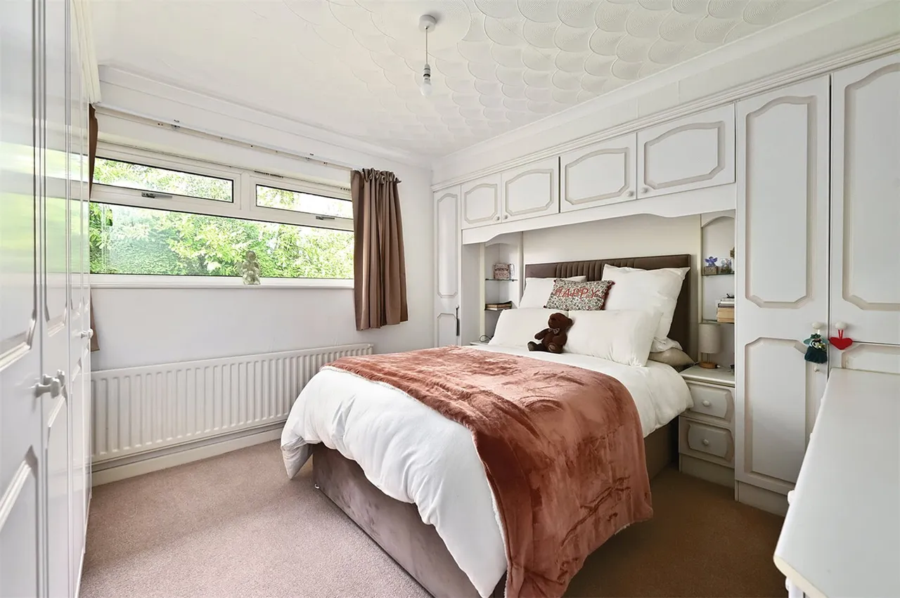 Crescent Lane, Ash Vale, Guildford, Surrey, GU12 5EE, photo 10