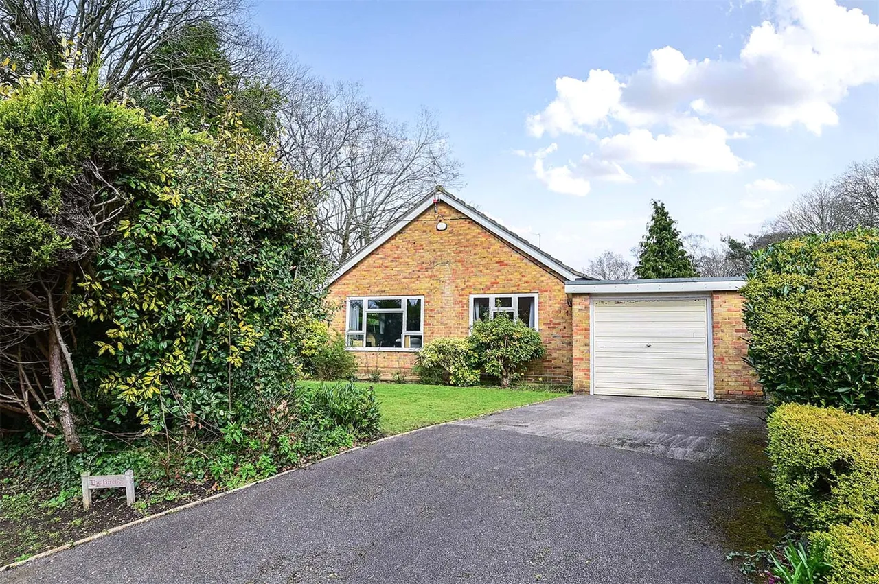 Crescent Lane, Ash Vale, Guildford, Surrey, GU12 5EE, photo 15