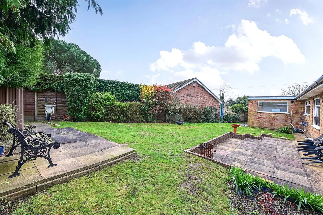 Crescent Lane, Ash Vale, Guildford, Surrey, GU12 5EE, photo 2